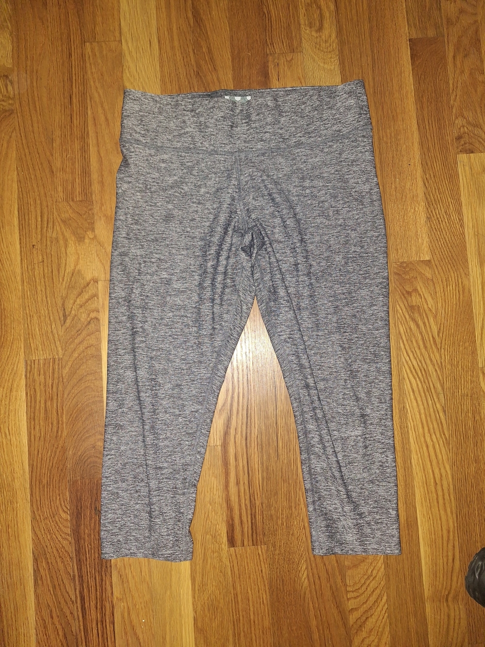 PINK Victoria's Secret Heather Gray Cropped Leggings